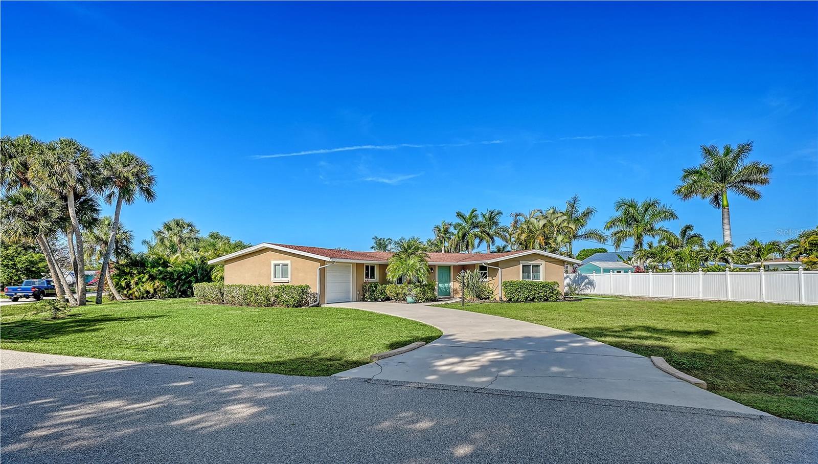 6620 AVENUE C, SARASOTA, FL — photo 3