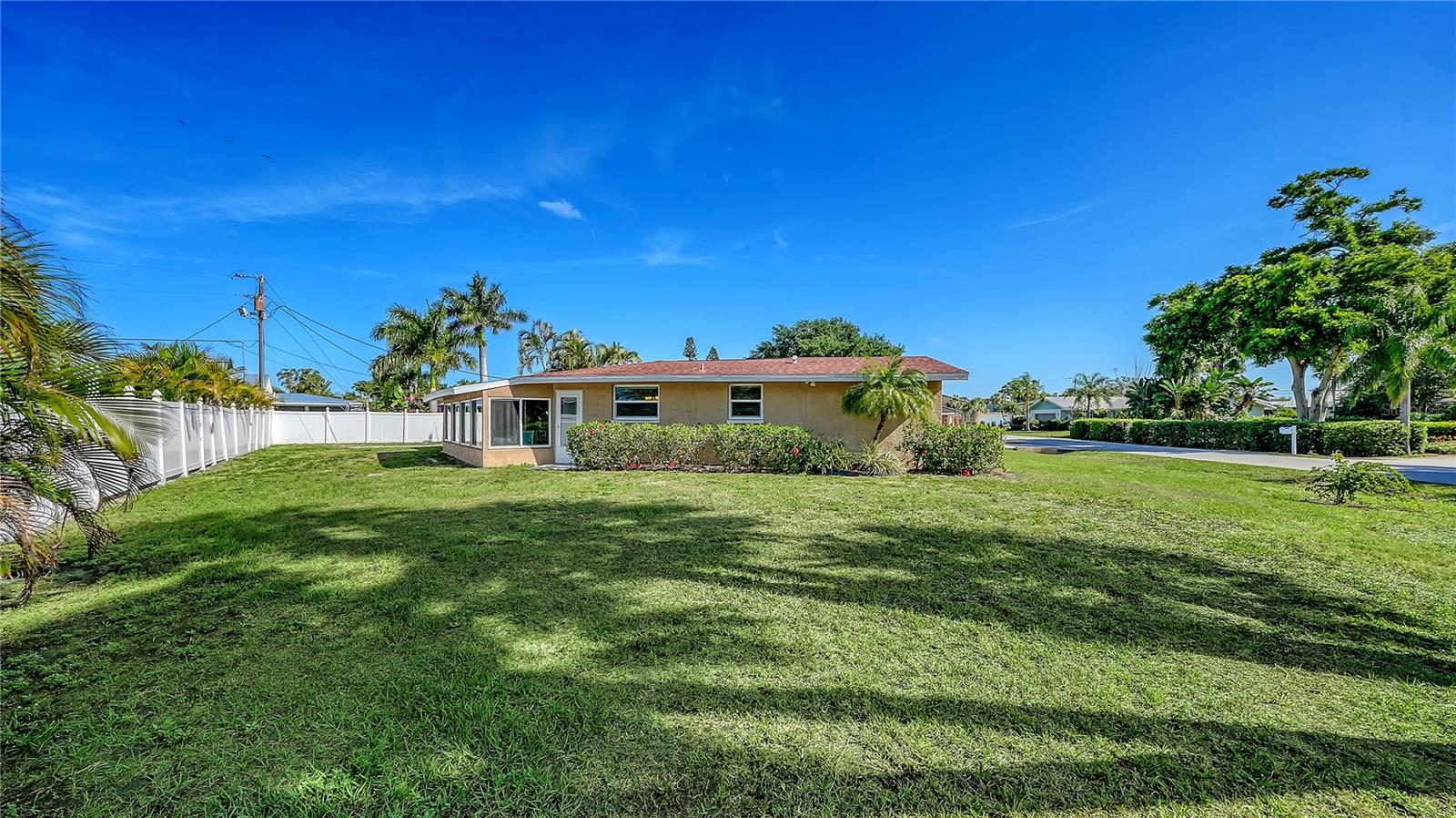 6620 AVENUE C, SARASOTA, FL — photo 30