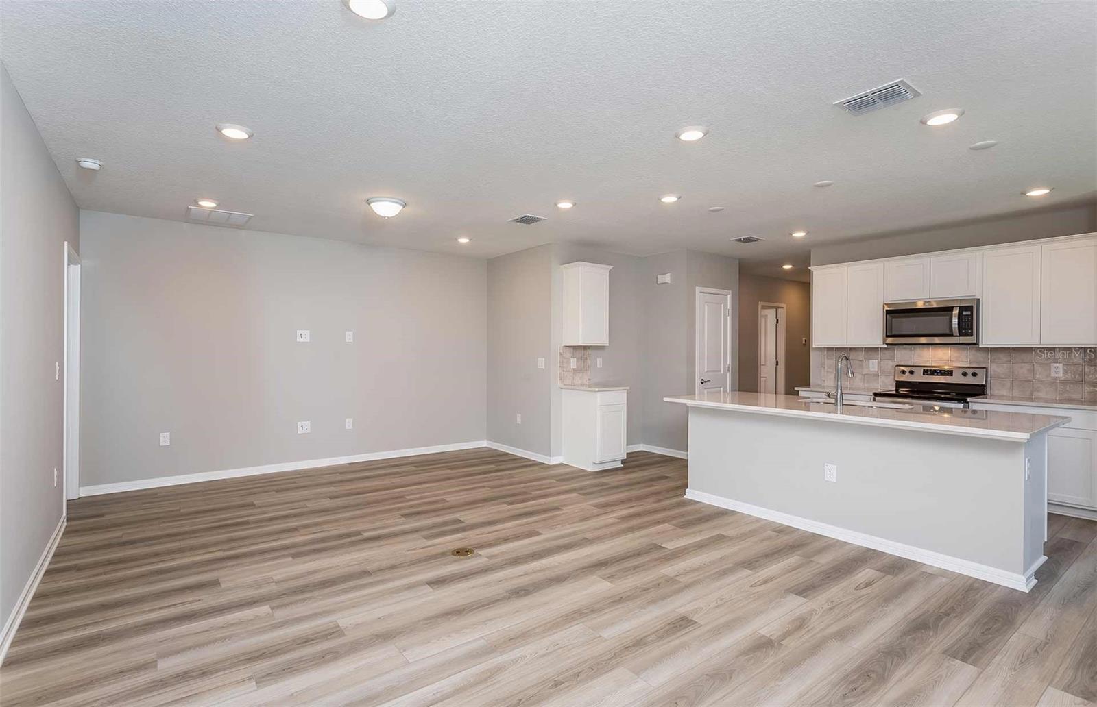 3027 WINDSWEPT WAY, WILDWOOD, FL — photo 4