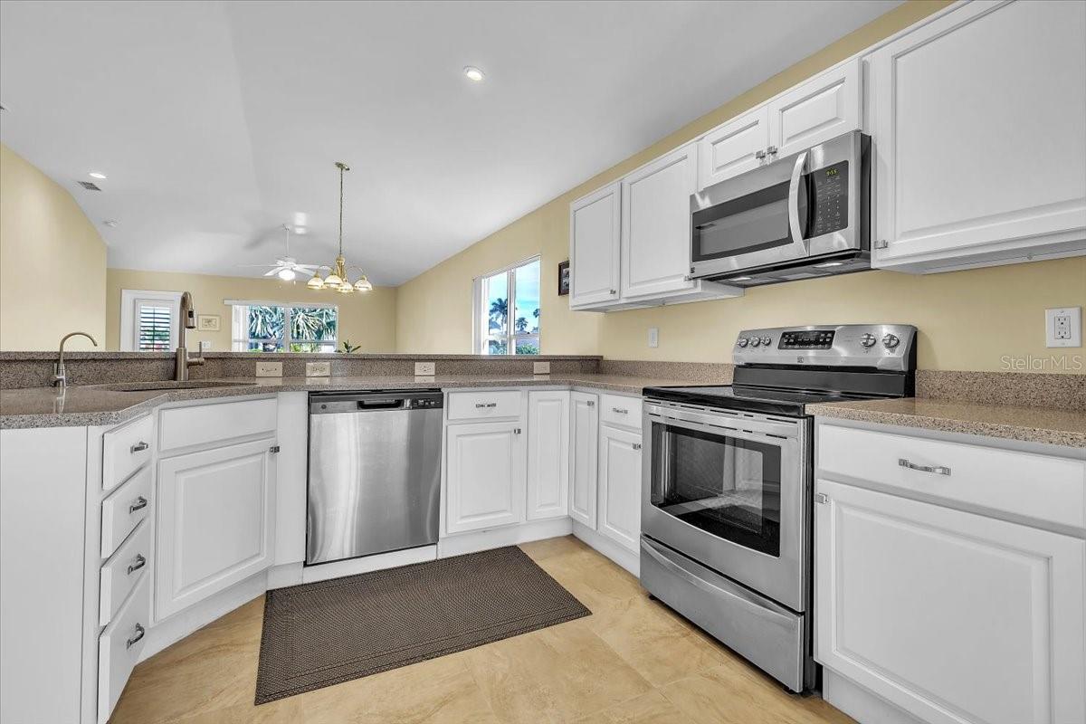 8571 GASSNER WAY, LEHIGH ACRES, FL — photo 15