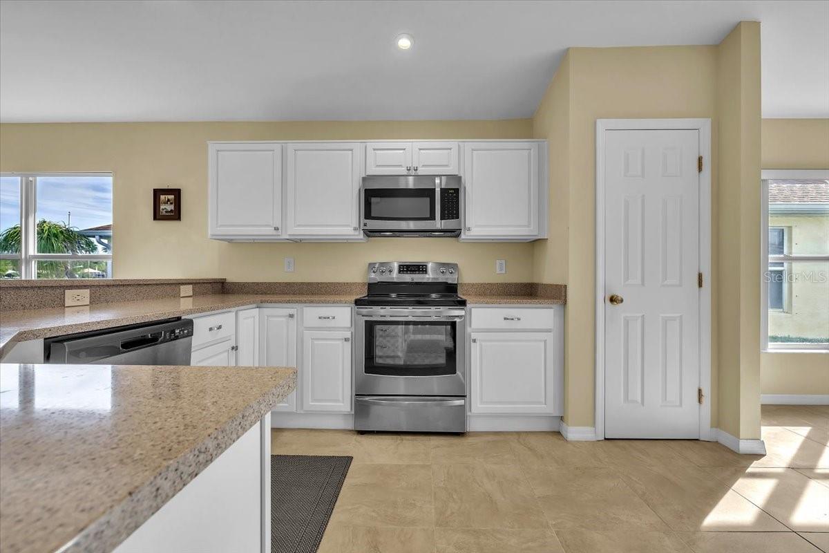 8571 GASSNER WAY, LEHIGH ACRES, FL — photo 25