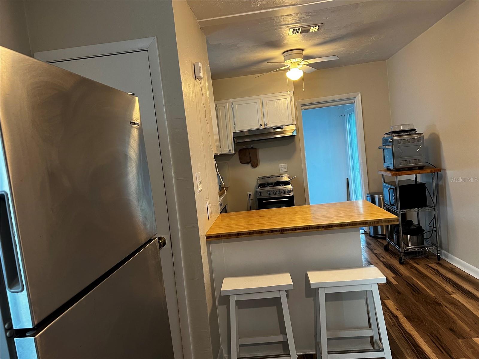 408 NE 18 ST, GAINESVILLE, FL — photo 2
