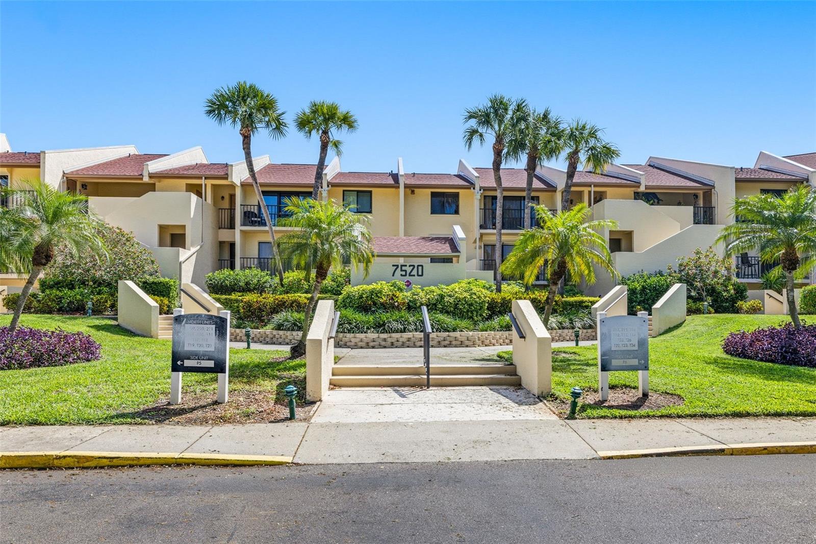 7520 SUNSHINE SKYWAY LN S #T22, ST PETERSBURG, FL