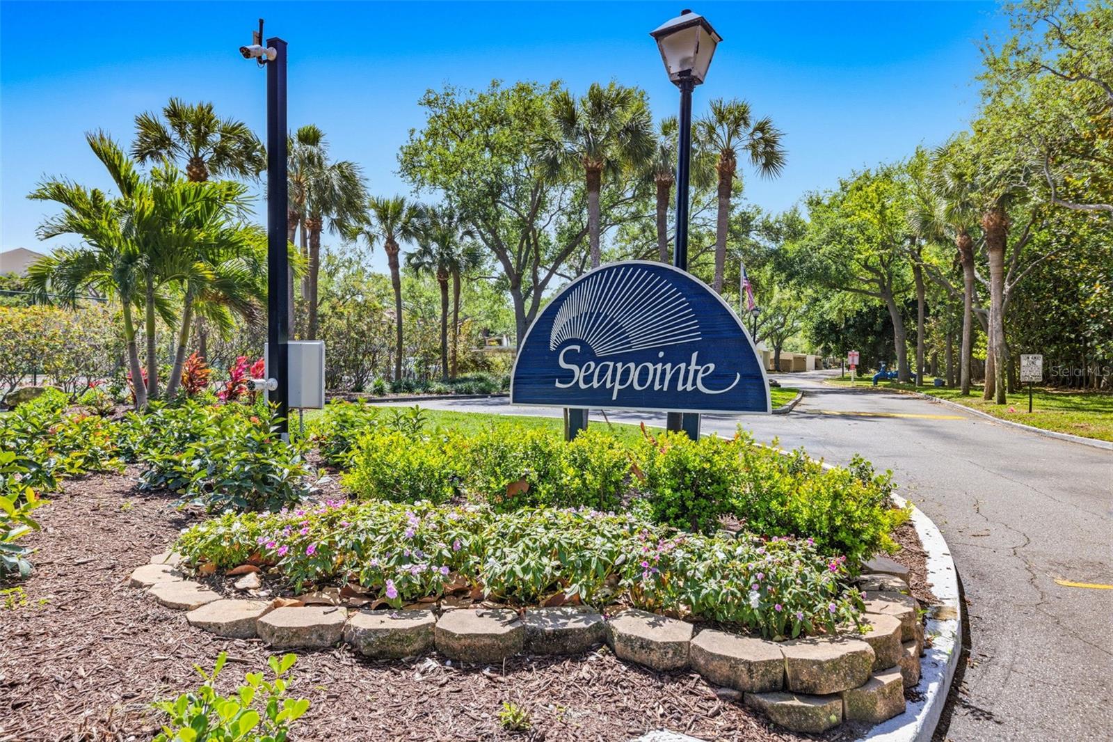 7520 SUNSHINE SKYWAY LN S #T22, ST PETERSBURG, FL — photo 2