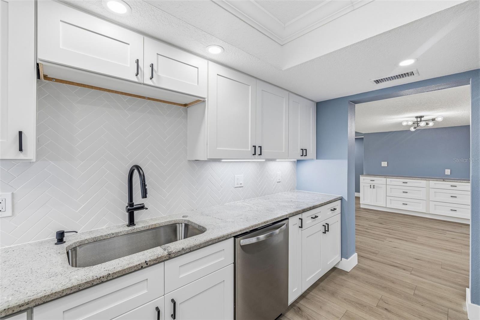 7520 SUNSHINE SKYWAY LN S #T22, ST PETERSBURG, FL — photo 23