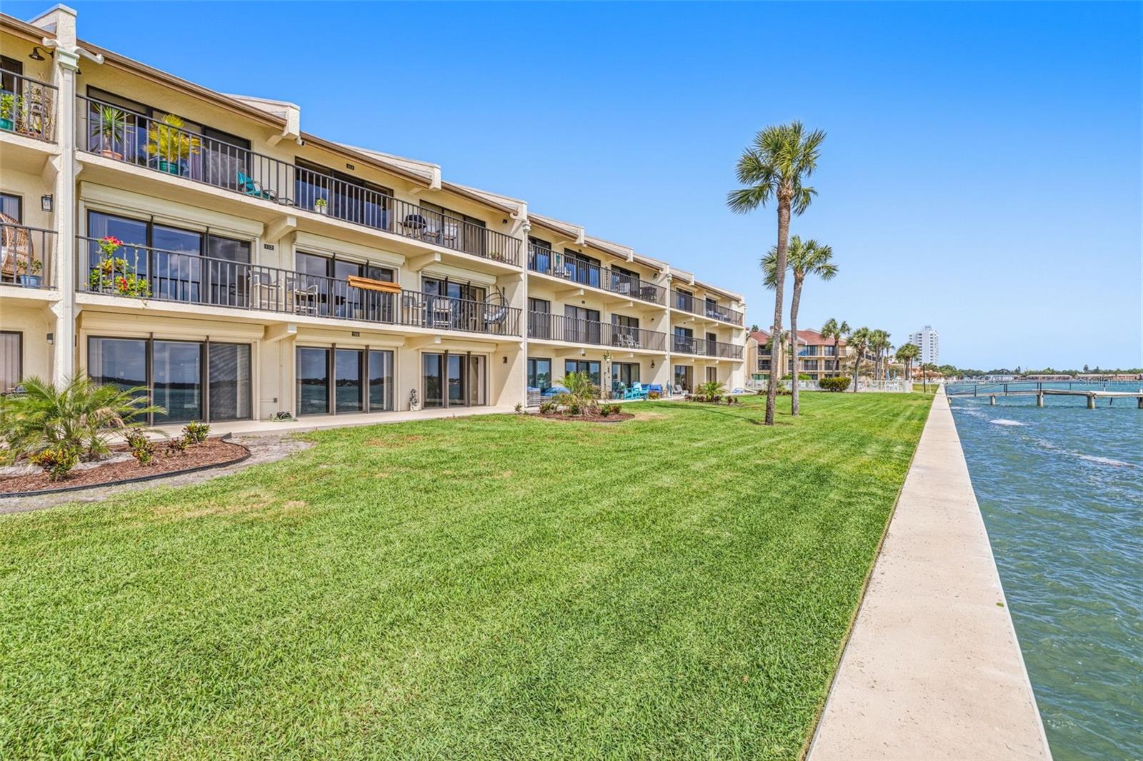 7520 SUNSHINE SKYWAY LN S #T22, ST PETERSBURG, FL — photo 40