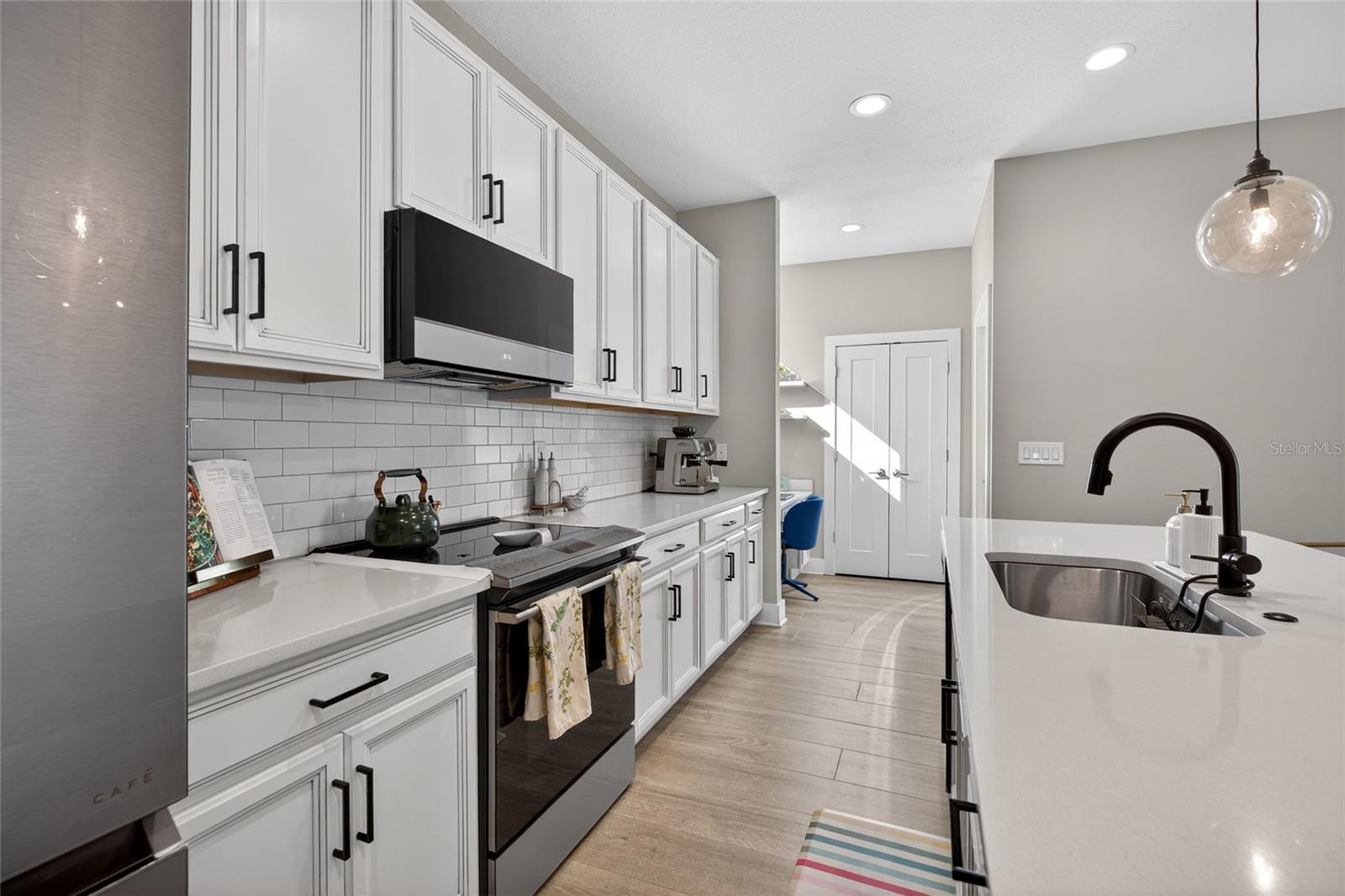 2526 13TH AVE N, ST PETERSBURG, FL — photo 29