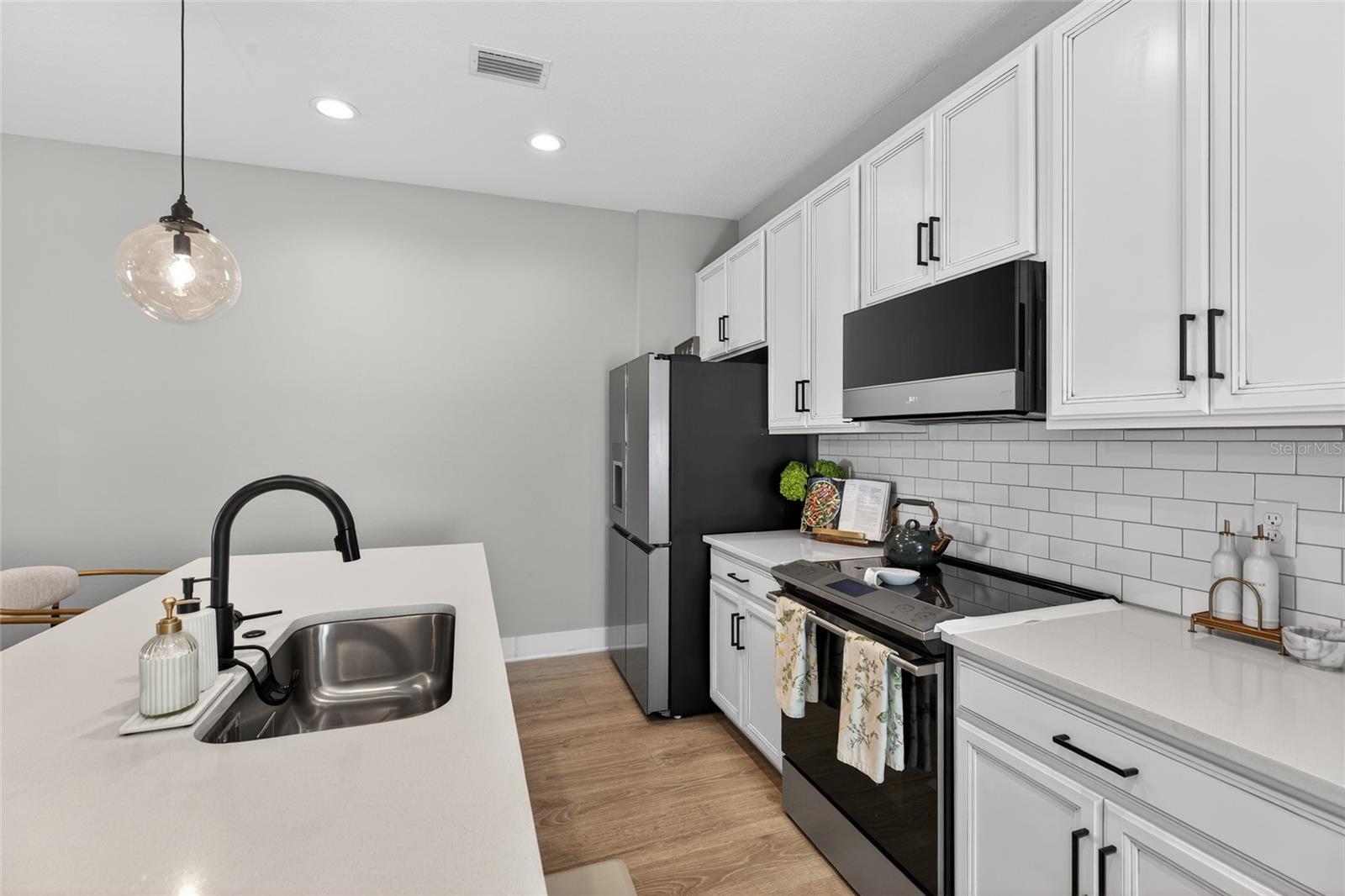 2526 13TH AVE N, ST PETERSBURG, FL — photo 34