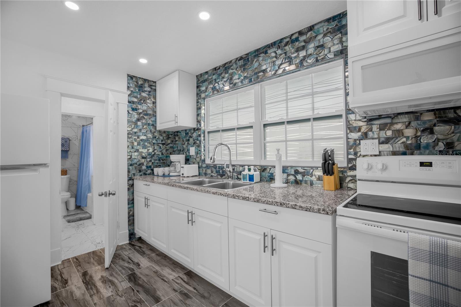 306 MARSHALL ST, CLEARWATER, FL — photo 53