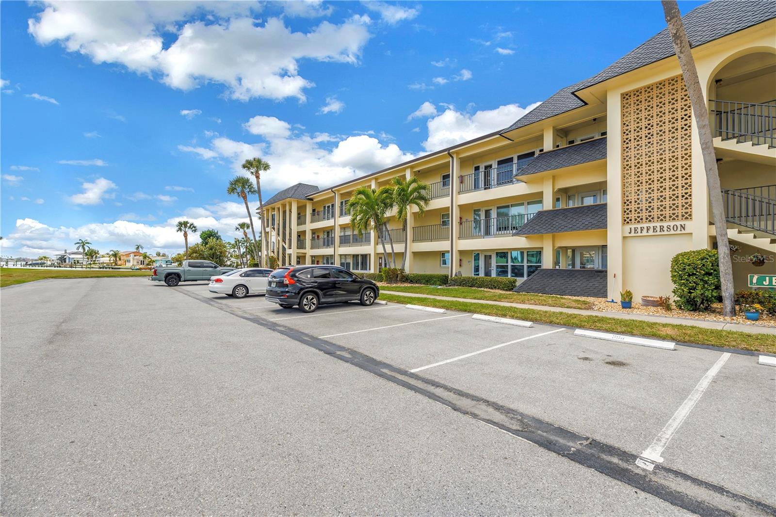 4700 COVE CIR #103, ST PETERSBURG, FL — photo 2