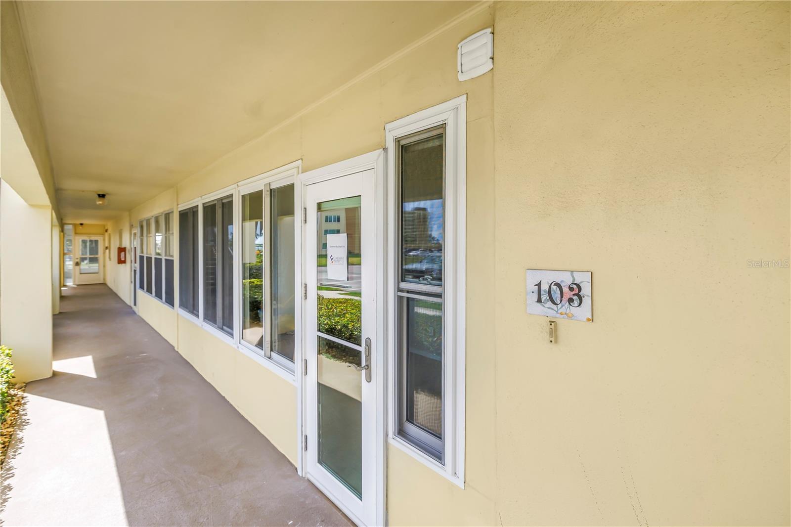 4700 COVE CIR #103, ST PETERSBURG, FL — photo 4
