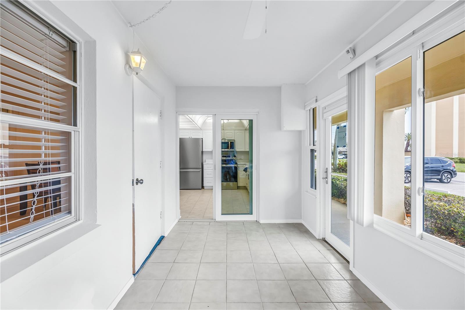 4700 COVE CIR #103, ST PETERSBURG, FL — photo 6