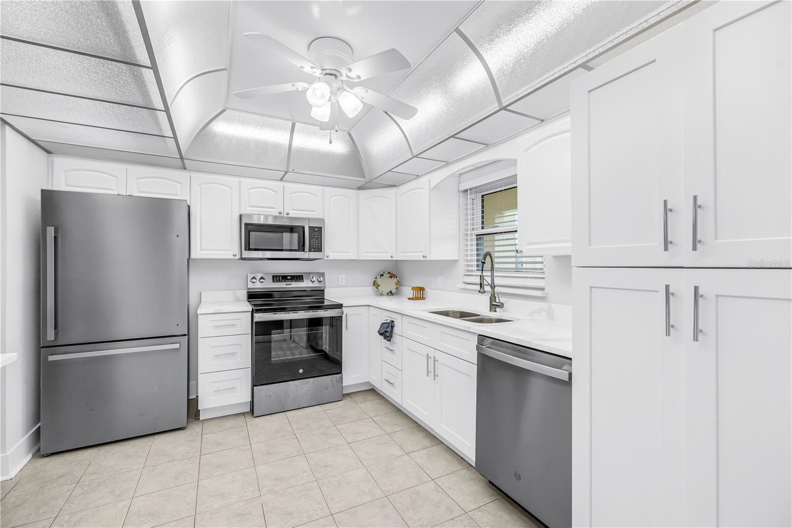 4700 COVE CIR #103, ST PETERSBURG, FL — photo 7