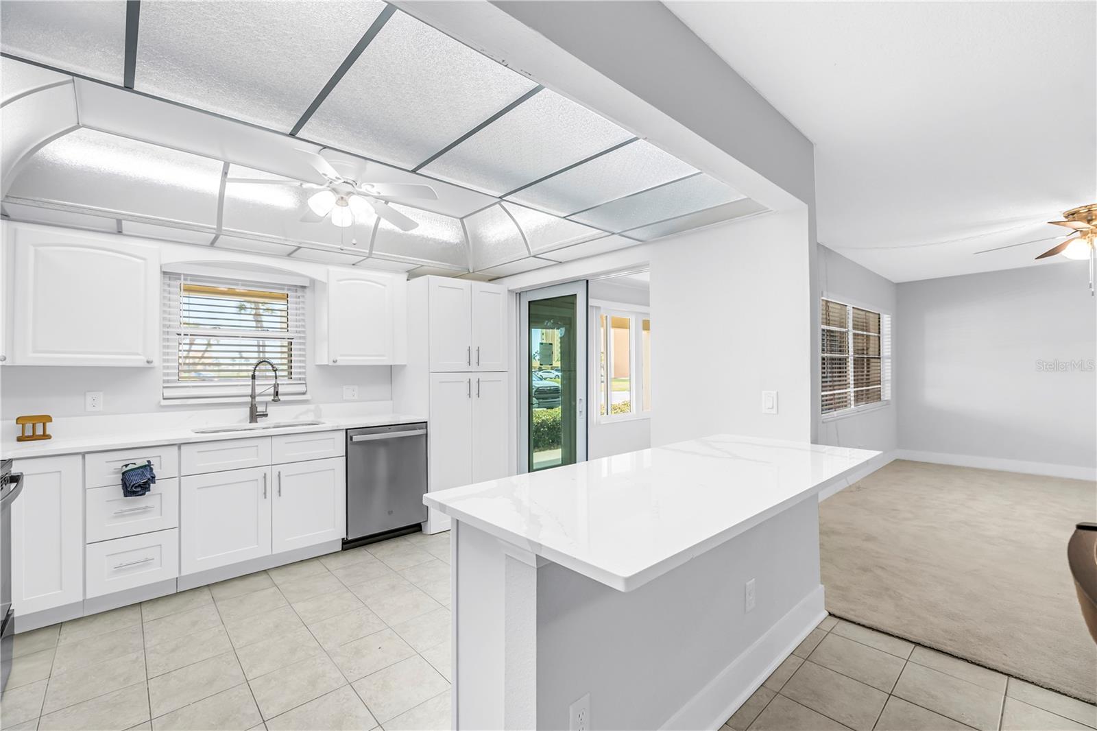 4700 COVE CIR #103, ST PETERSBURG, FL — photo 11