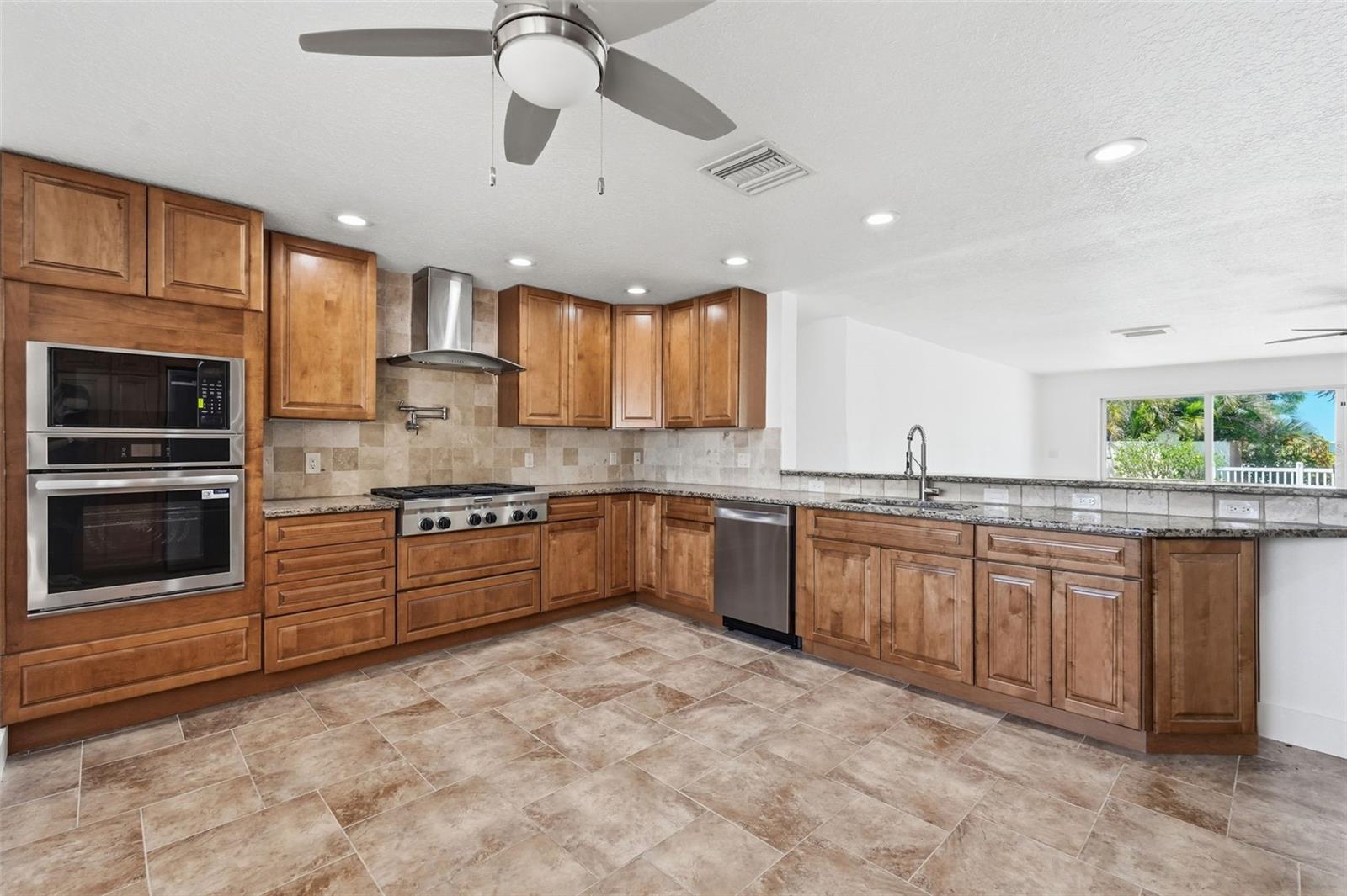 711 64TH AVE, ST PETE BEACH, FL — photo 25