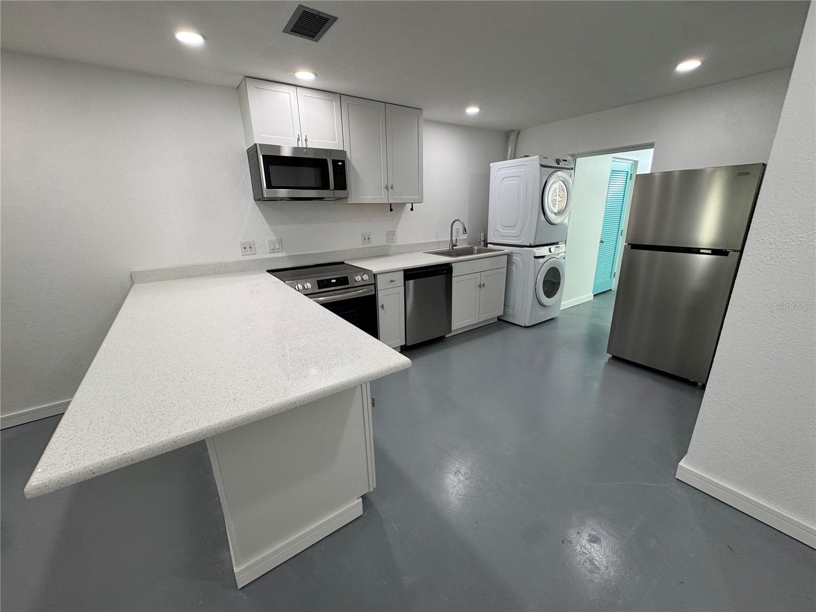 5720 13TH AVE N #106B, ST PETERSBURG, FL — photo 10