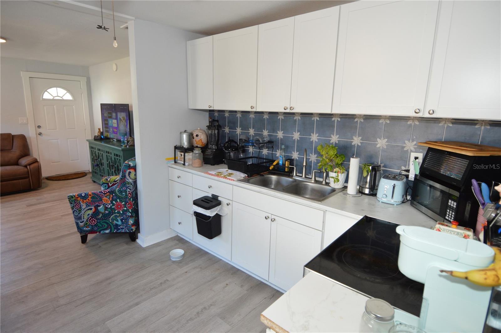 2852 60TH AVE N, ST PETERSBURG, FL — photo 3