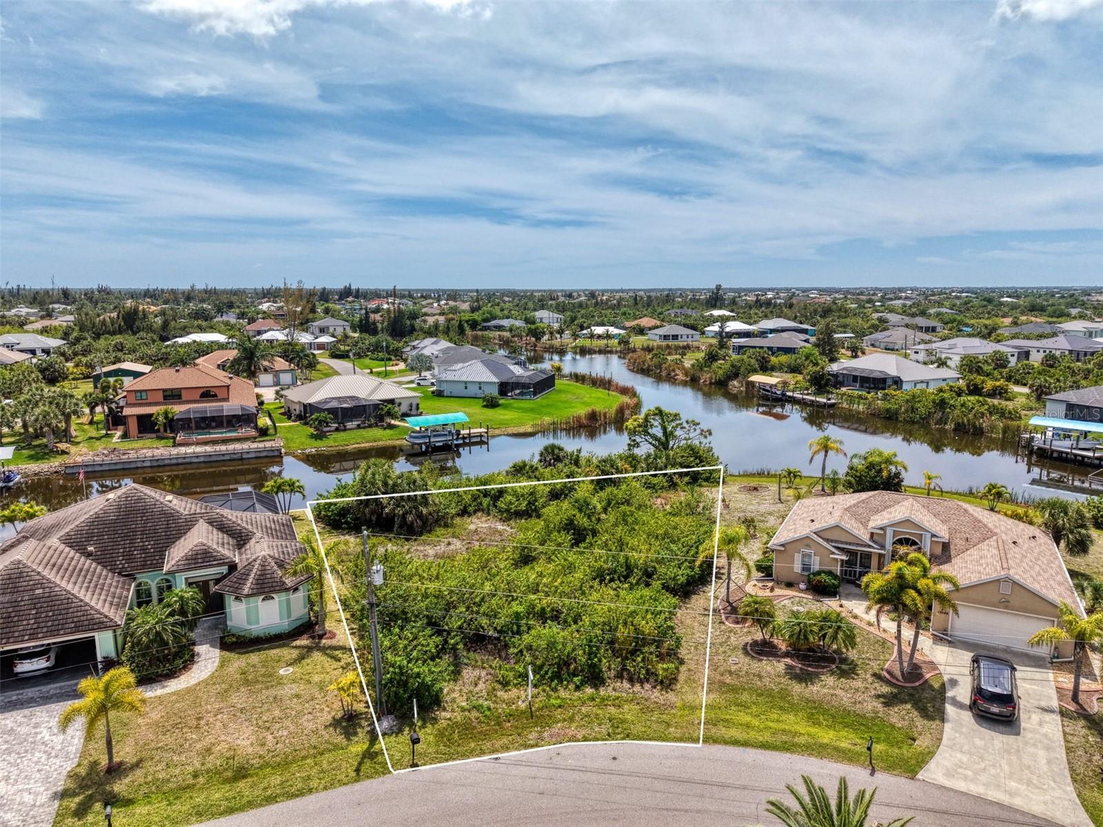 15304 HENNIPEN CIR, PORT CHARLOTTE, FL