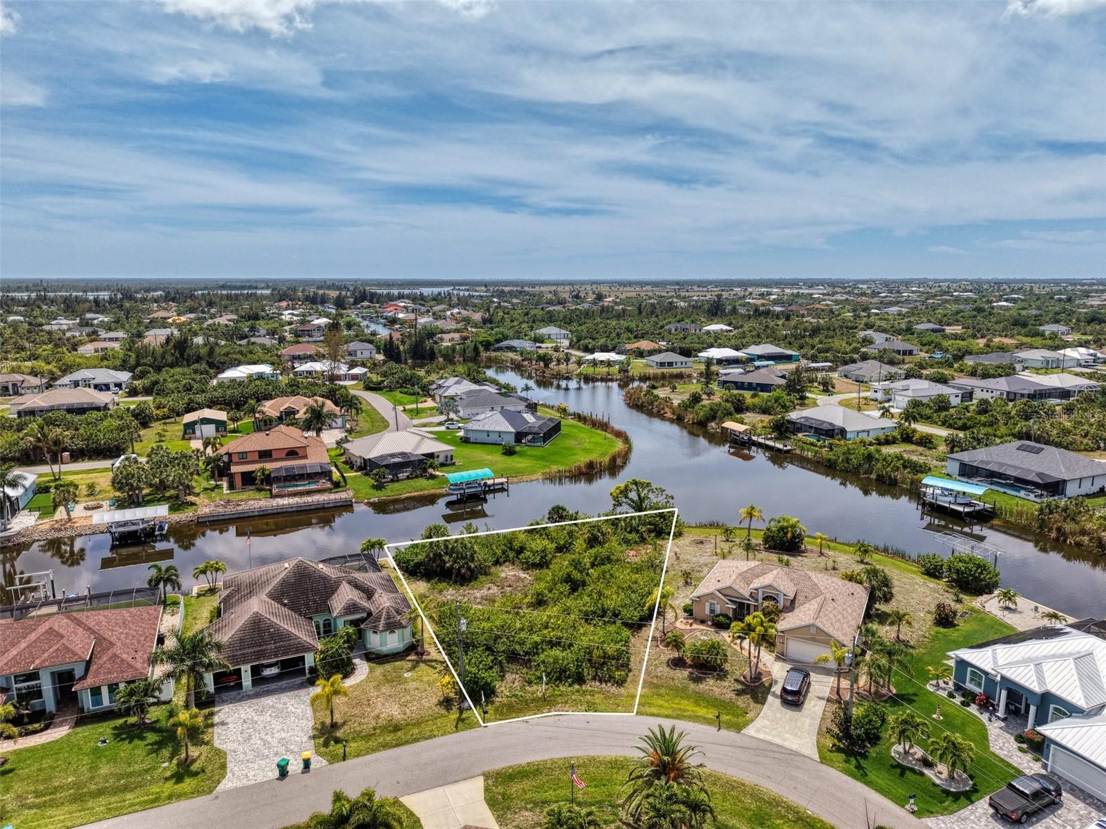 15304 HENNIPEN CIR, PORT CHARLOTTE, FL — photo 3
