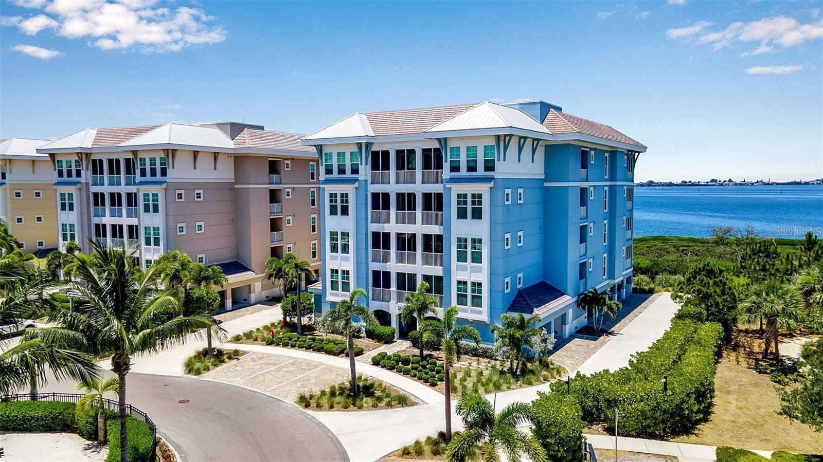 376 ARUBA CIR #301, BRADENTON, FL