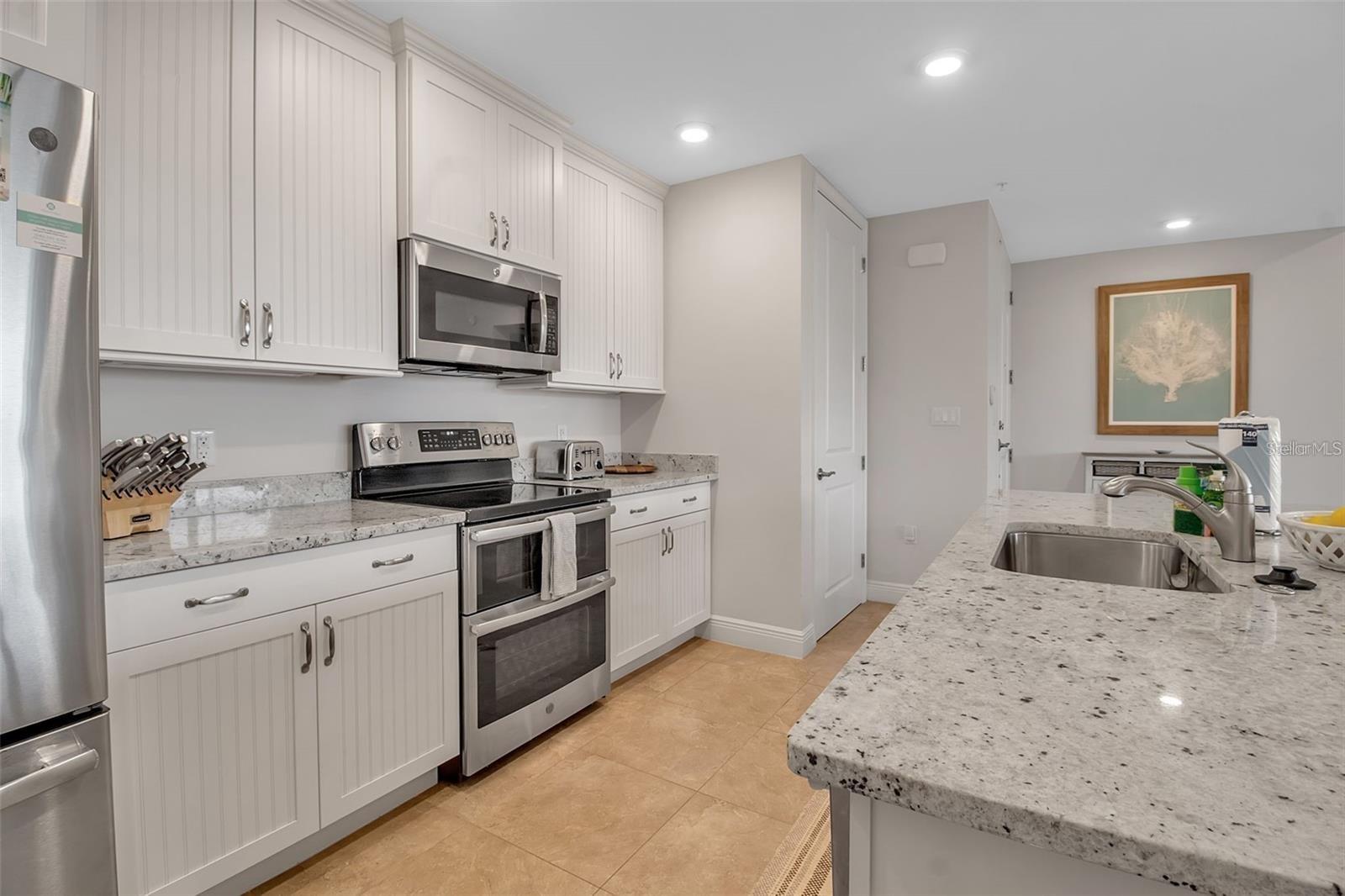 376 ARUBA CIR #301, BRADENTON, FL — photo 35
