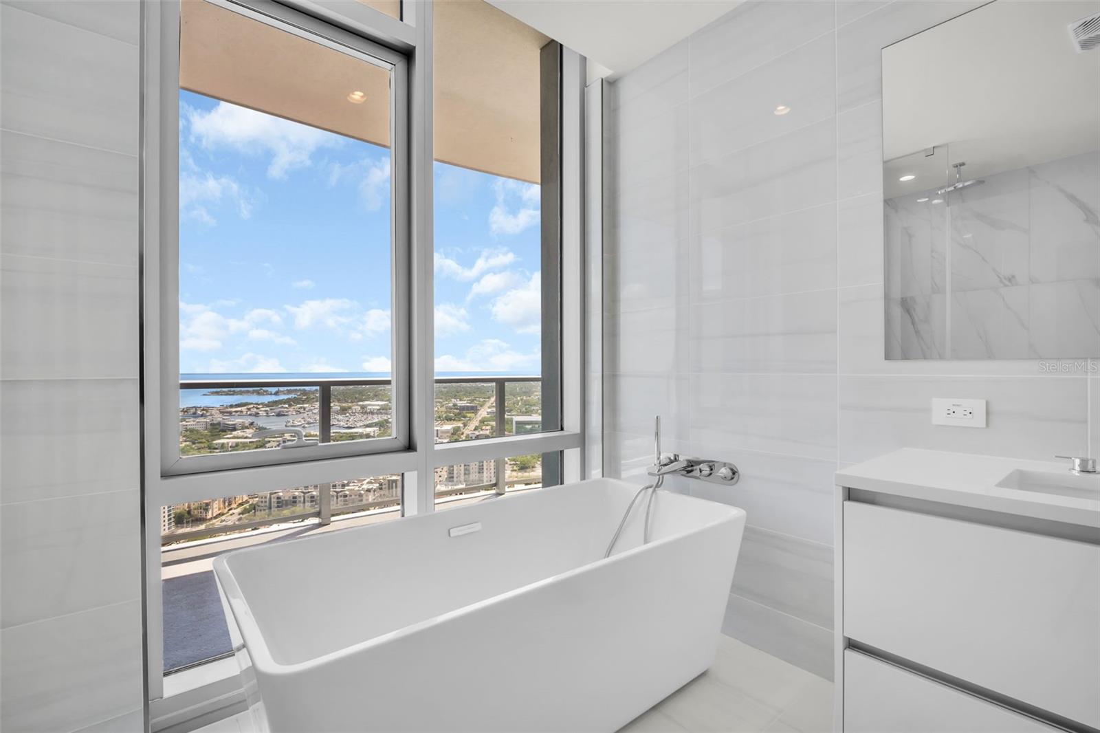 400 CENTRAL AVE #3401, ST PETERSBURG, FL — photo 42