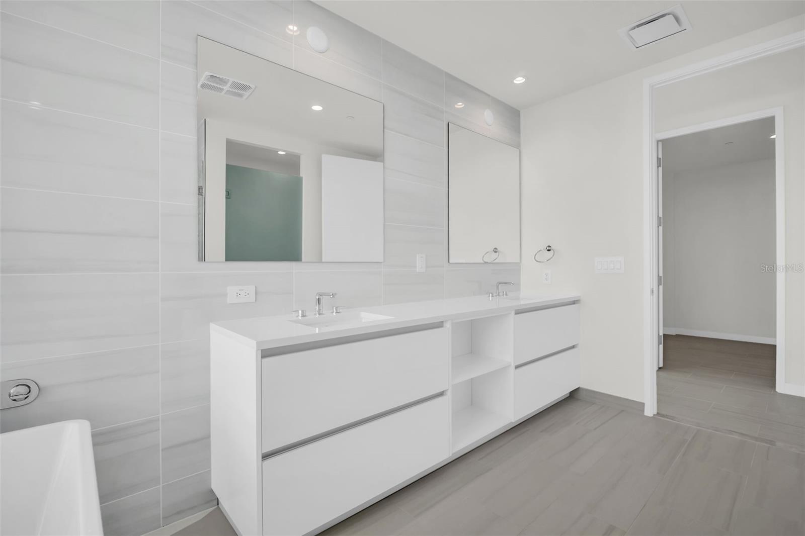 400 CENTRAL AVE #3401, ST PETERSBURG, FL — photo 44