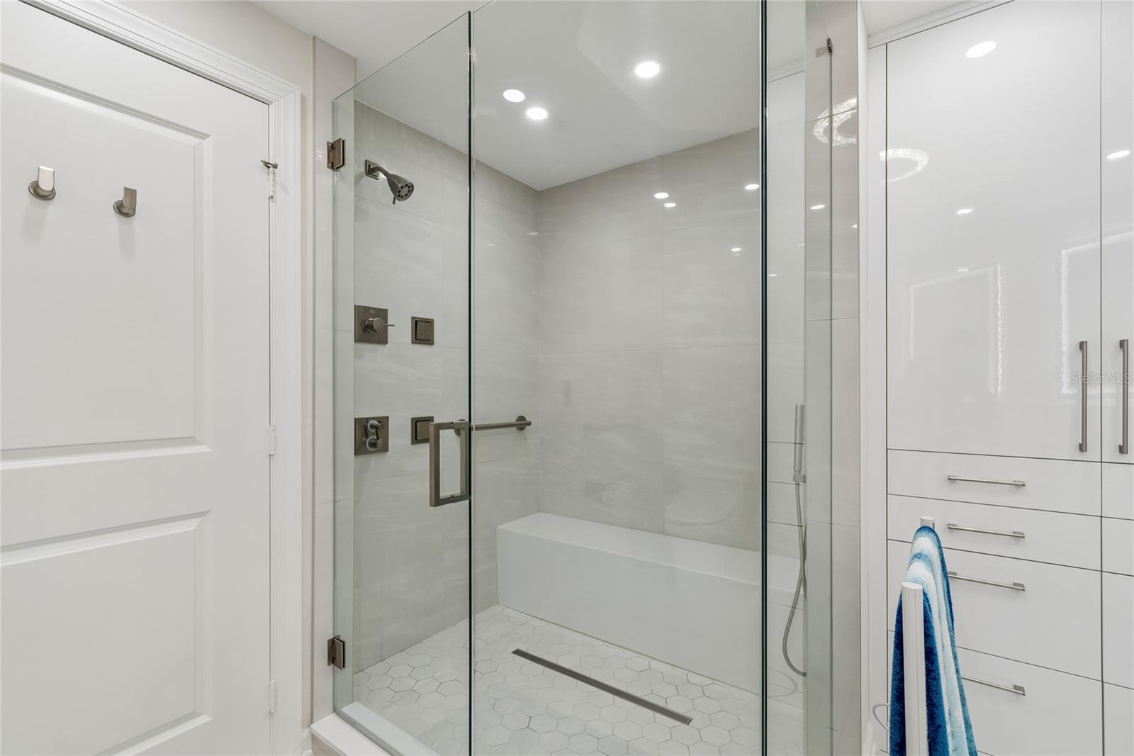 5823 BOWEN DANIEL DR #1103, TAMPA, FL — photo 45