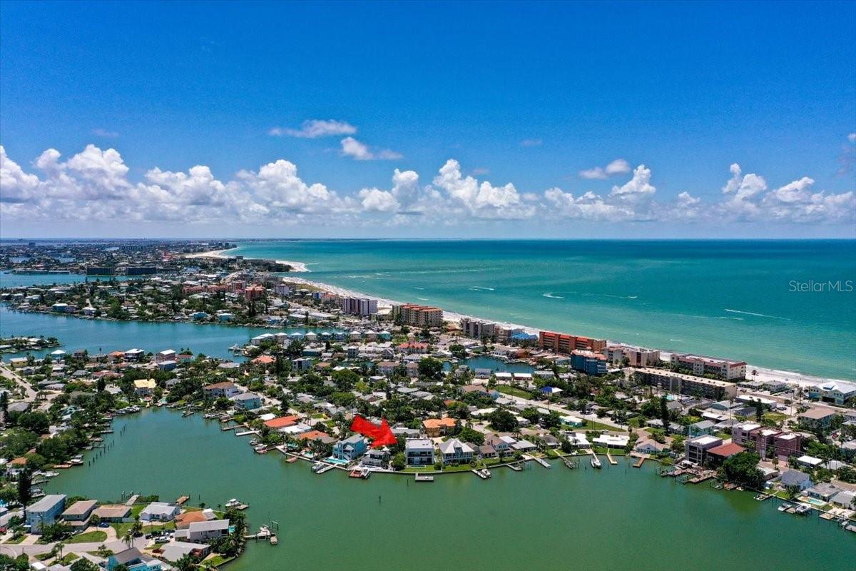 14077 N BAYSHORE DR, MADEIRA BEACH, FL — photo 2