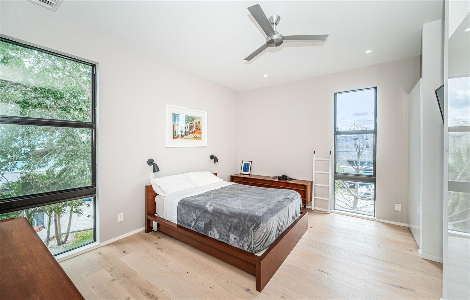 14077 N BAYSHORE DR, MADEIRA BEACH, FL — photo 28