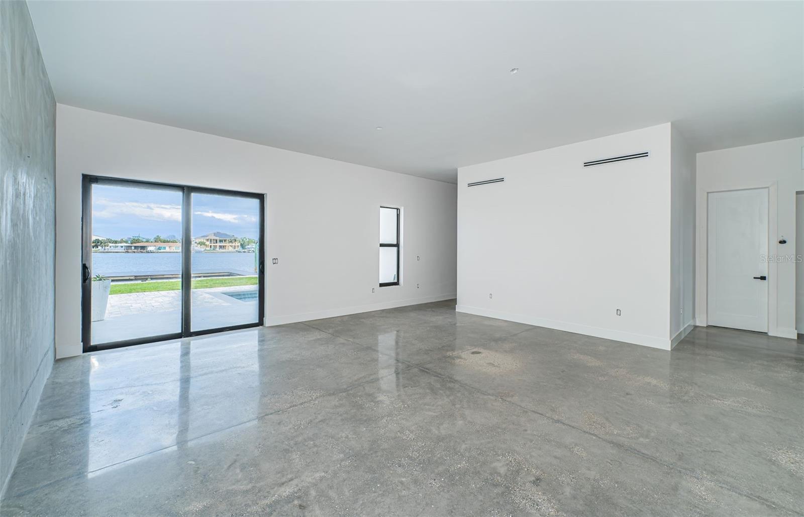 14077 N BAYSHORE DR, MADEIRA BEACH, FL — photo 33