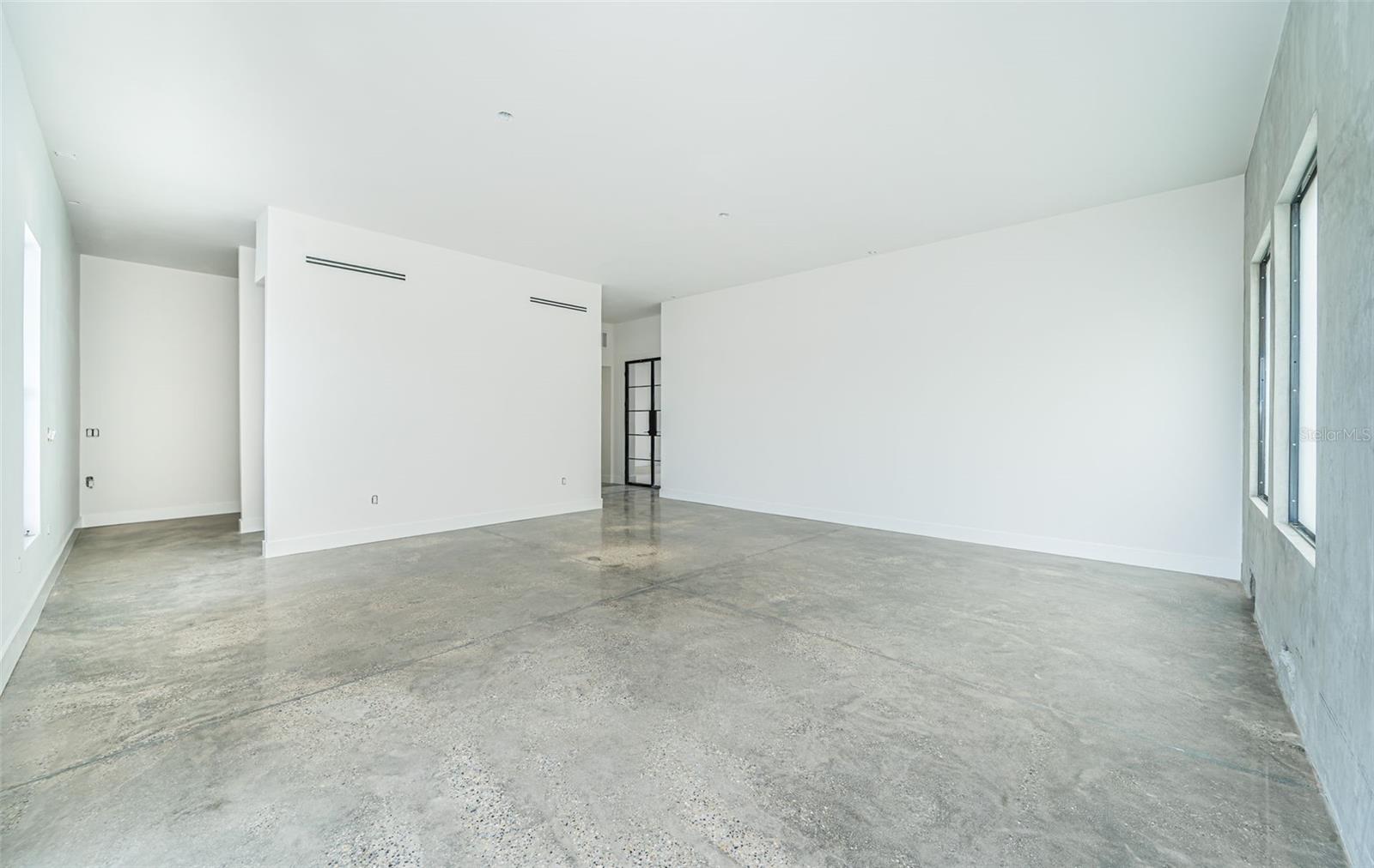 14077 N BAYSHORE DR, MADEIRA BEACH, FL — photo 34