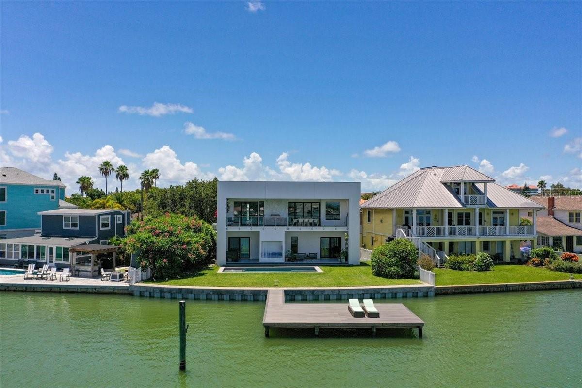 14077 N BAYSHORE DR, MADEIRA BEACH, FL — photo 35