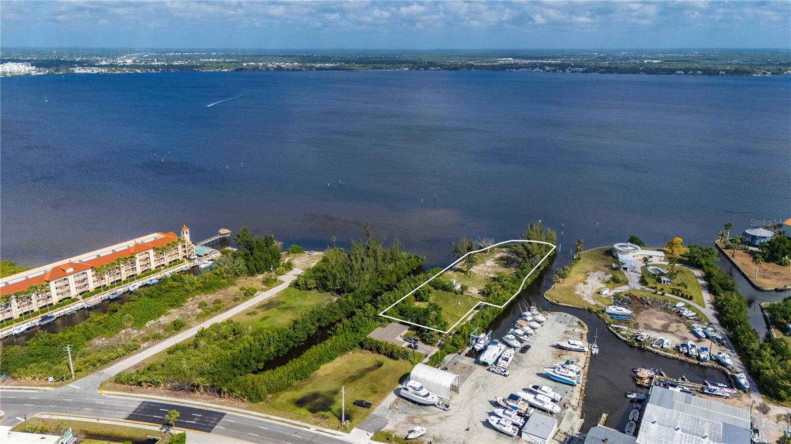 6141 ELLIOTT ST, PUNTA GORDA, FL — photo 4