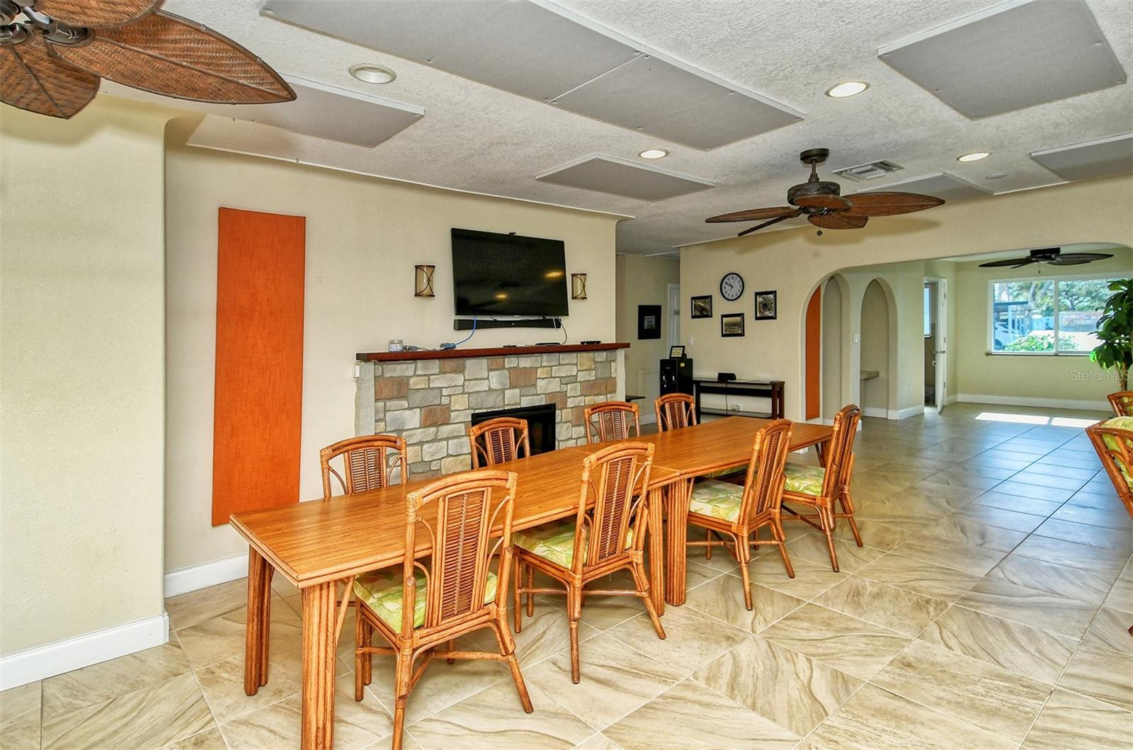 9393 MIDNIGHT PASS RD #P4, SARASOTA, FL — photo 41