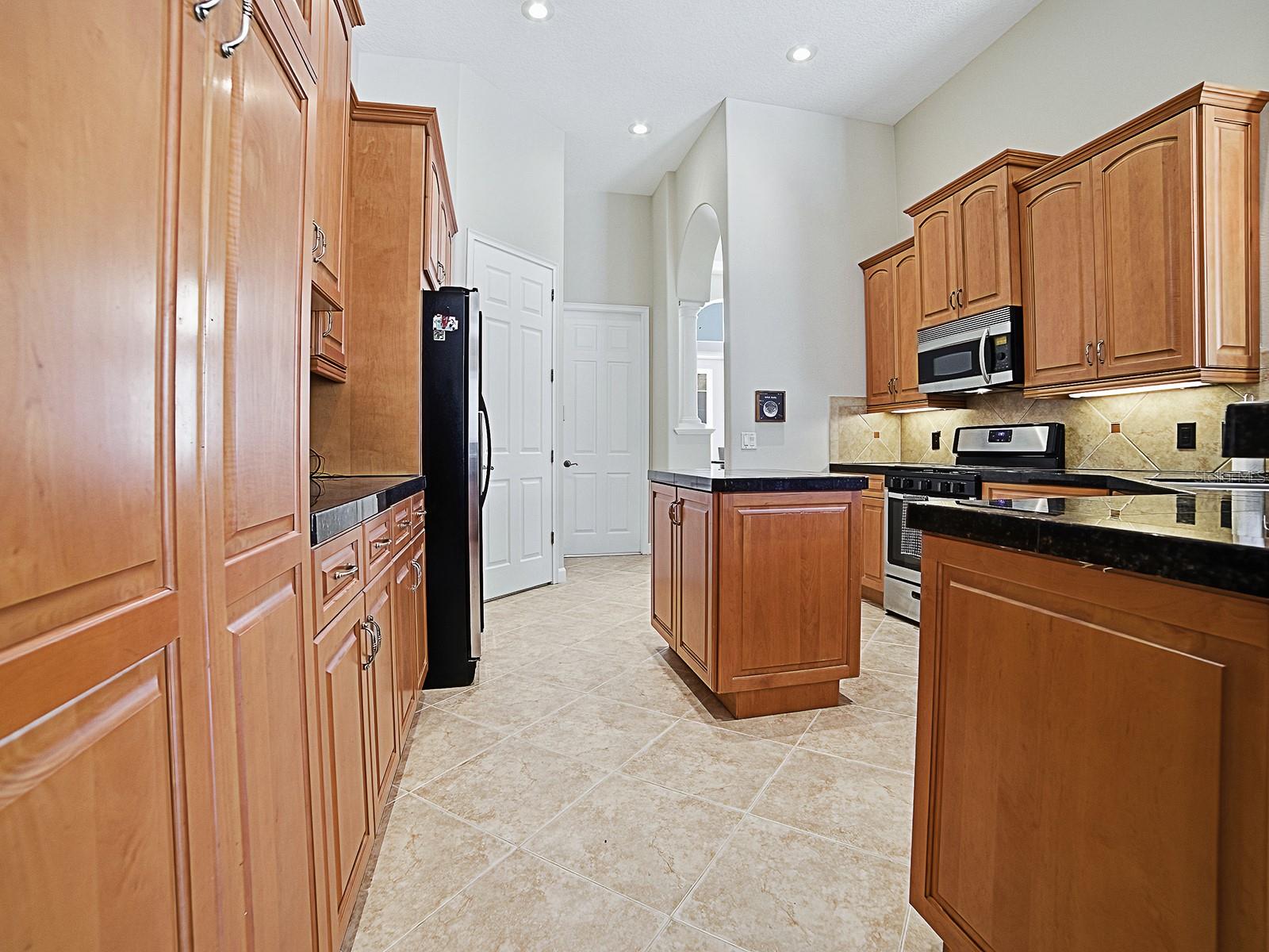 9926 SANTA BARBARA CT, HOWEY IN THE HILLS, FL — photo 25