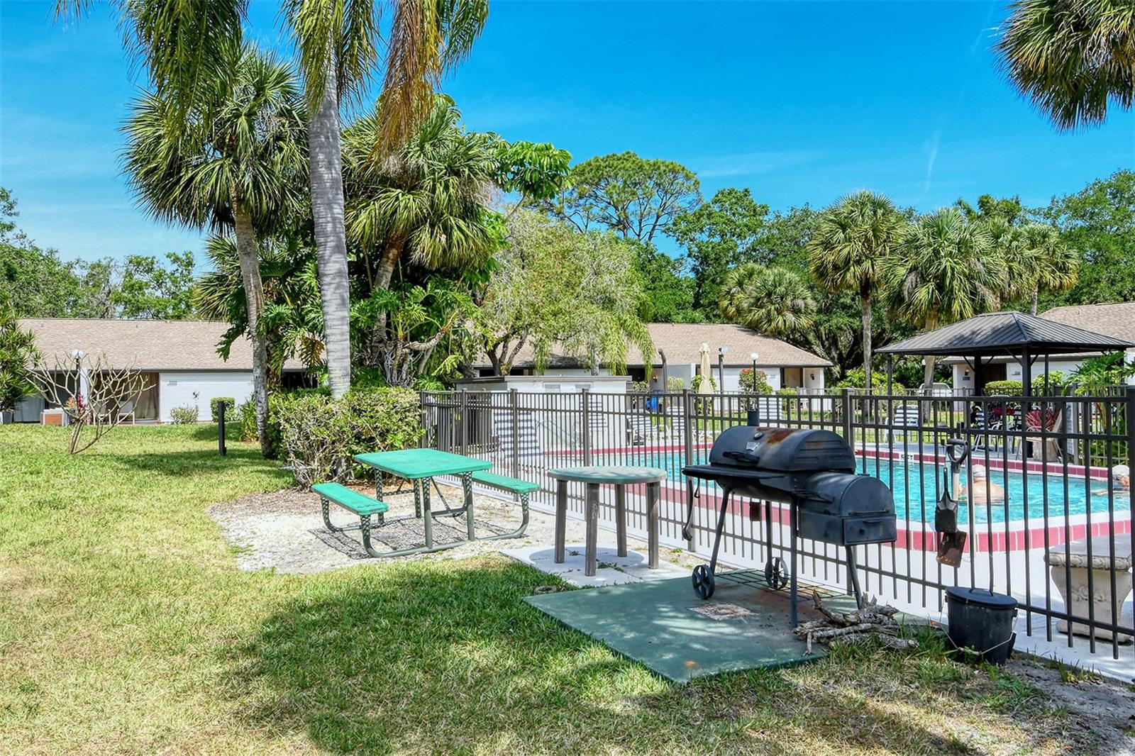 3545 LONGMEADOW #23, SARASOTA, FL — photo 24