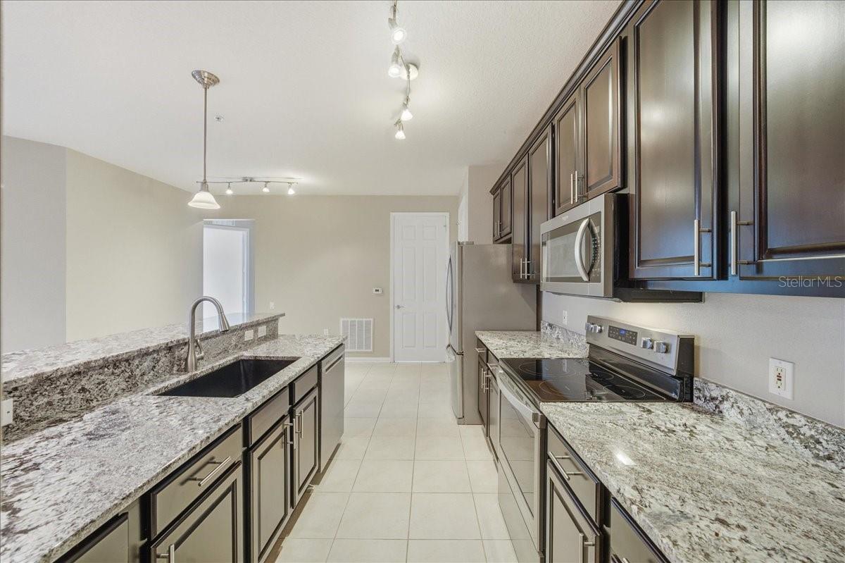 7903 SEMINOLE BLVD #2305, SEMINOLE, FL — photo 9