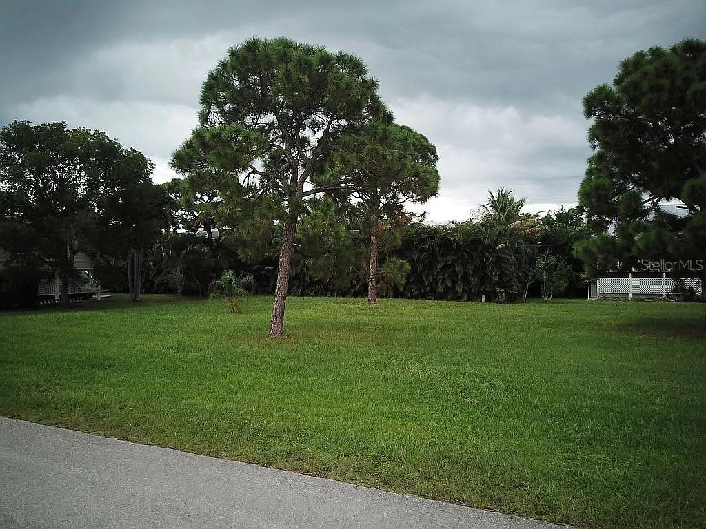 7883 BREAKWATER CT, BOKEELIA, FL — photo 2