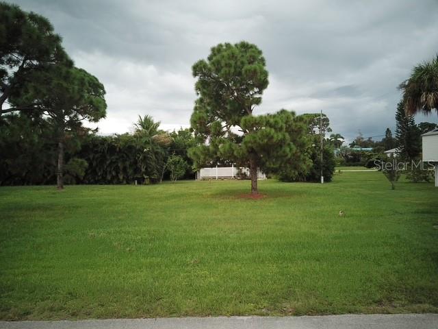 7883 BREAKWATER CT, BOKEELIA, FL — photo 10