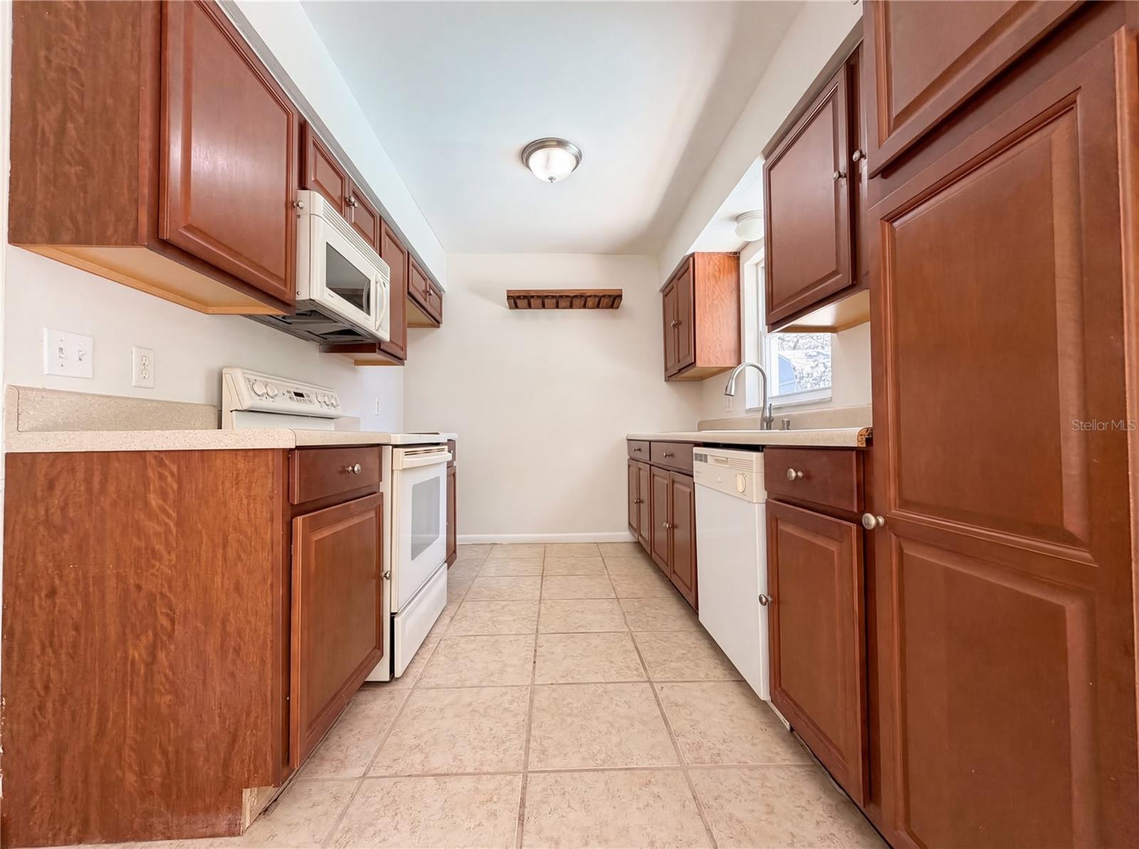909 WINCHESTER CT, BRANDON, FL — photo 13