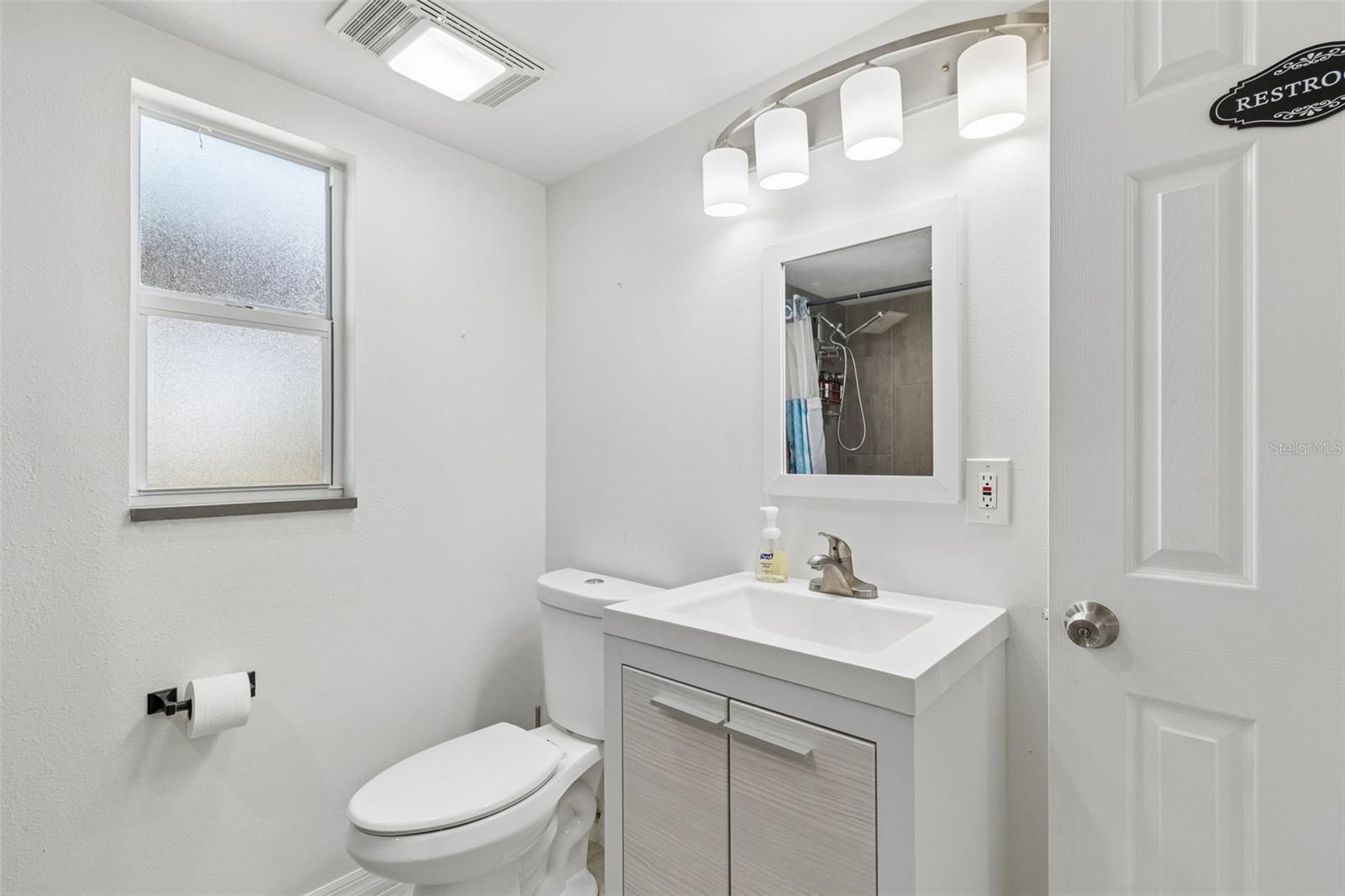 8043 124TH ST, SEMINOLE, FL — photo 32