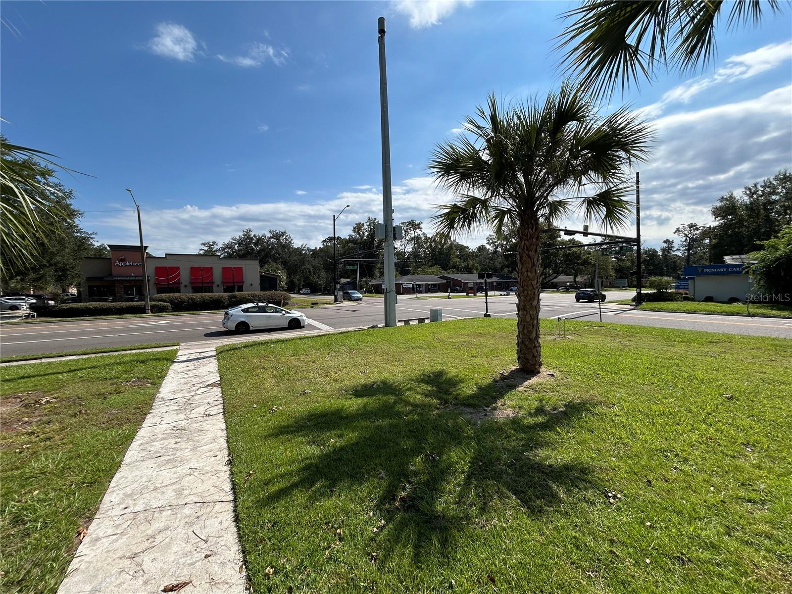 1008 NW 13TH ST, GAINESVILLE, FL — photo 2