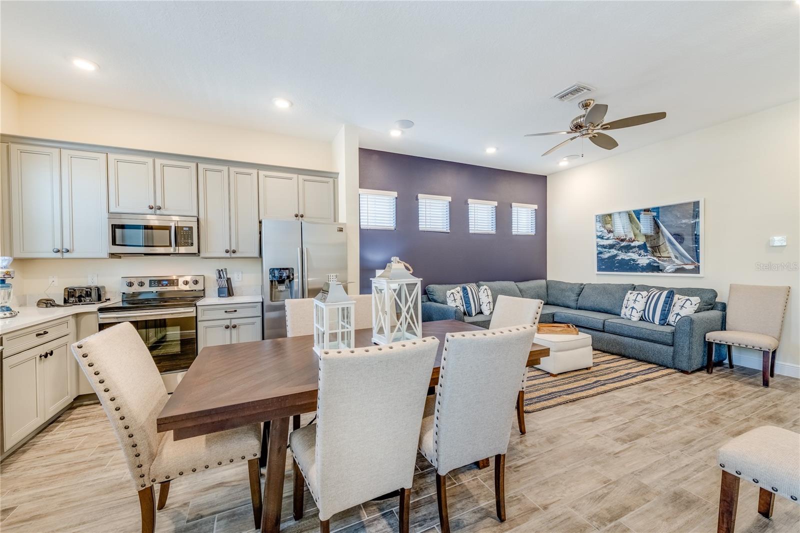 8080 DREAMSICLE DR, KISSIMMEE, FL — photo 2