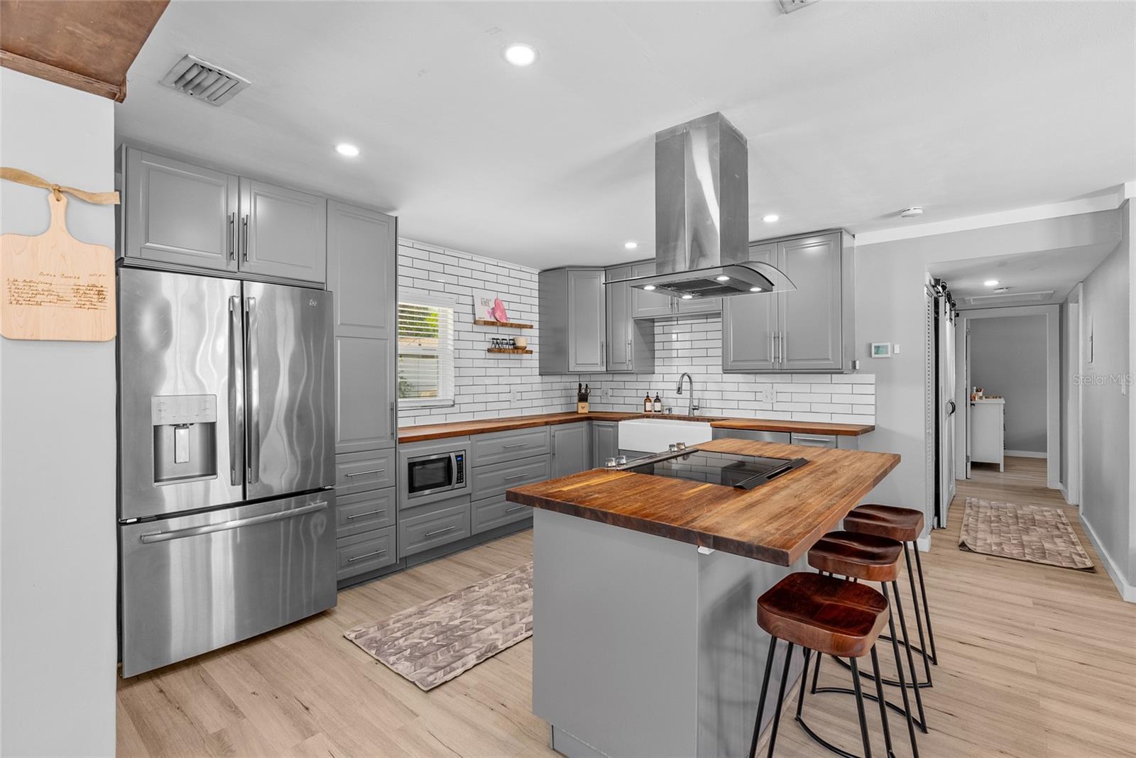 3412 W BAY AVE, TAMPA, FL — photo 9