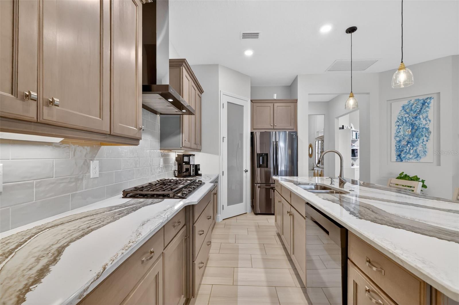 8228 BRIDGEPORT BAY CIR, MOUNT DORA, FL — photo 40