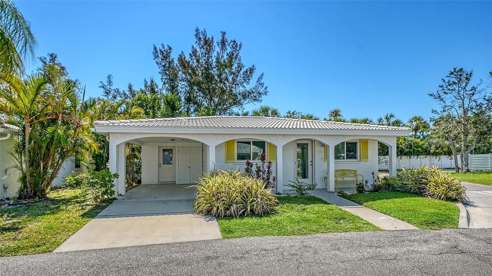 554 SPANISH DR S, LONGBOAT KEY, FL — photo 2