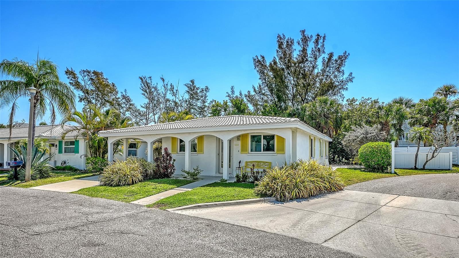 554 SPANISH DR S, LONGBOAT KEY, FL — photo 3
