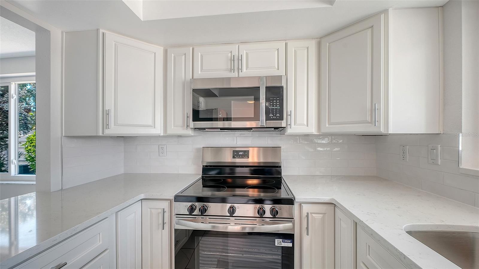 554 SPANISH DR S, LONGBOAT KEY, FL — photo 12