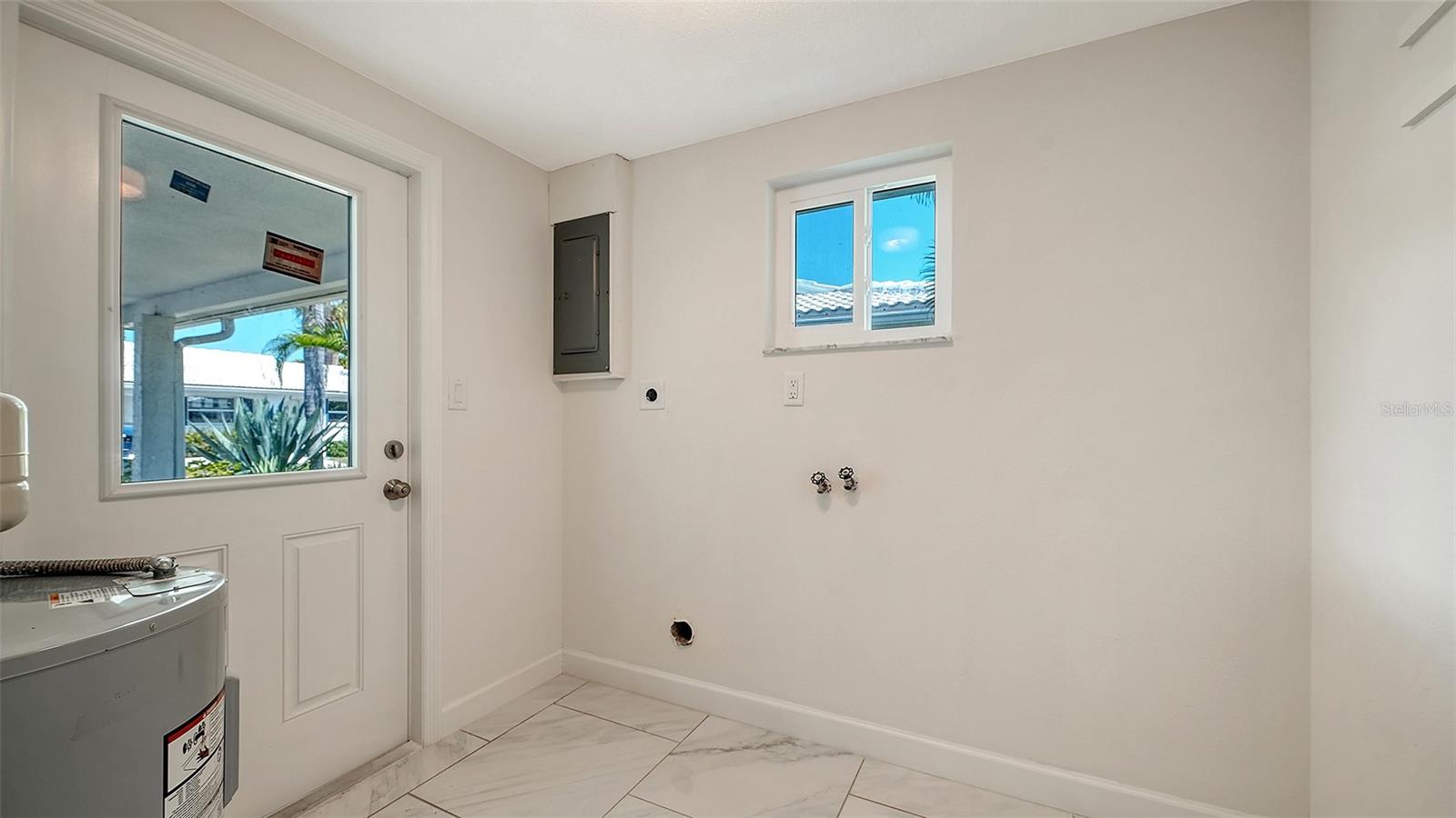 554 SPANISH DR S, LONGBOAT KEY, FL — photo 37